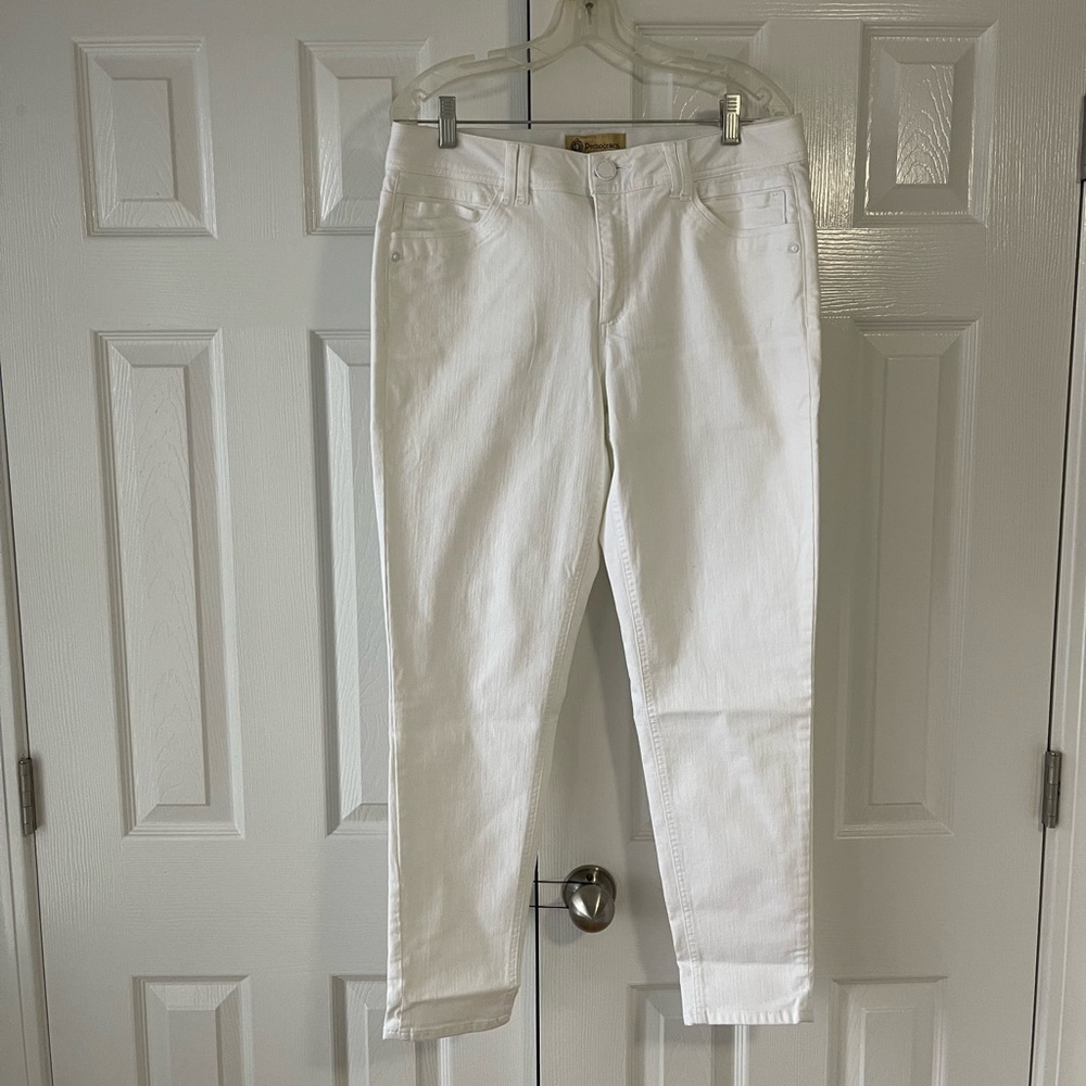 Democracy Women's Cropped White Jeans